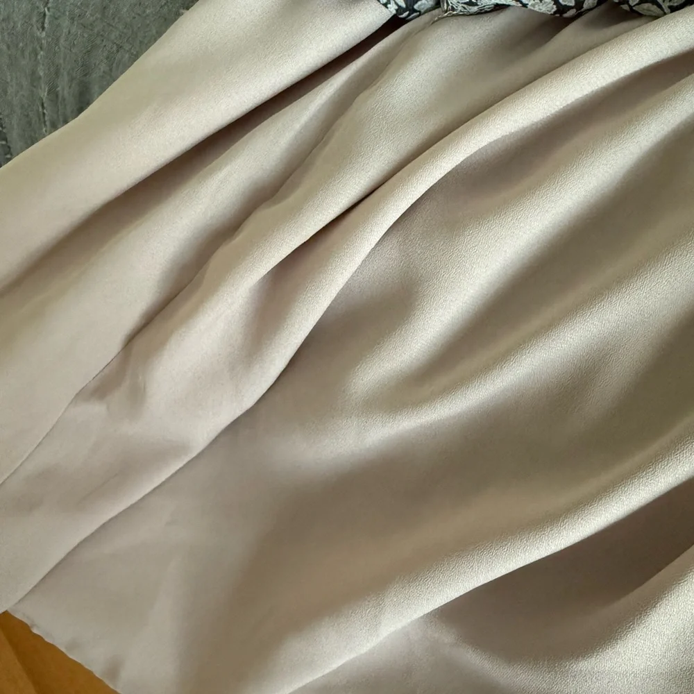 Olivia Grey Floral Sleeveless Dress - Picture 7 of 7